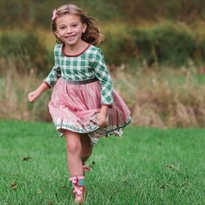 Girls 8 Tulle skirt overlay Wildflowers gorgeous dress